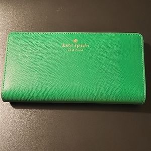 KATE SPADE NWOT ♠️ GREEN BEAN WALLET